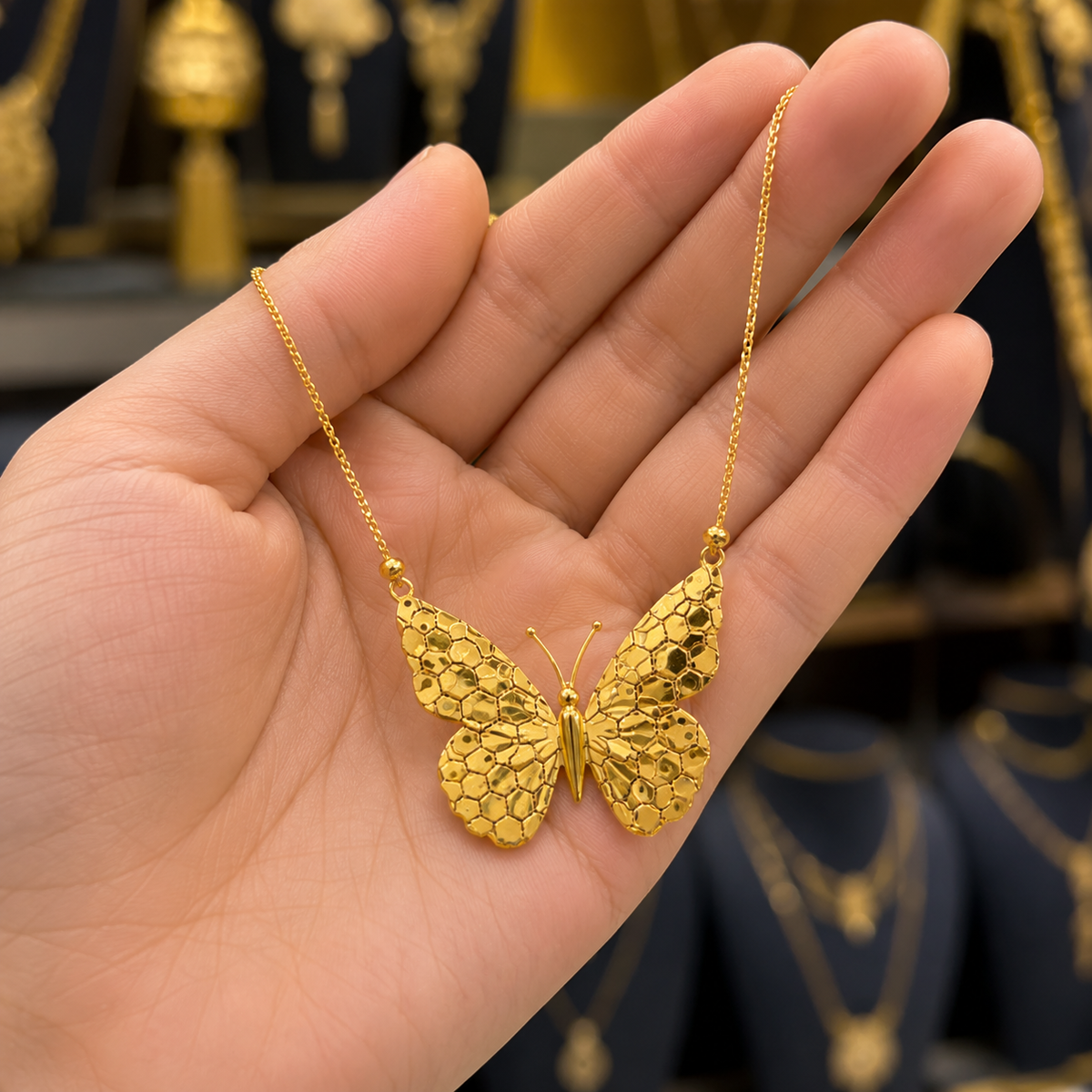 ✨ Golden Butterfly Luxe Necklace 🦋 | Elegant Golden Charm 💛