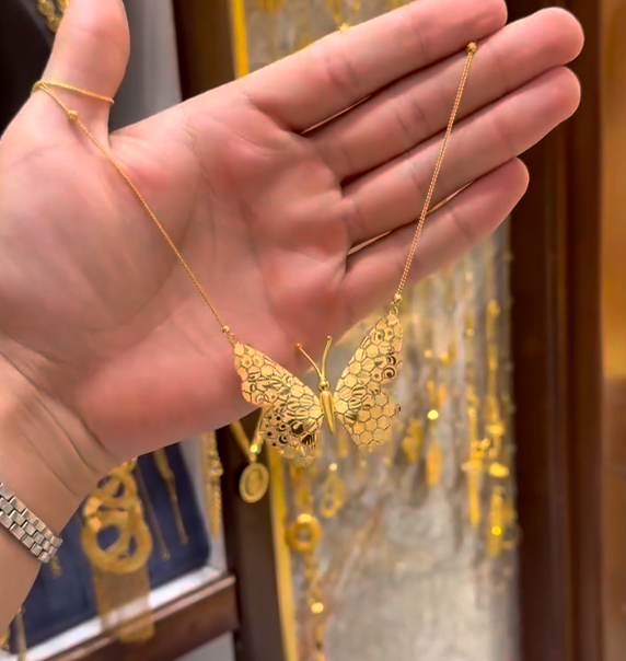 ✨ Golden Butterfly Luxe Necklace 🦋 | Elegant Golden Charm 💛